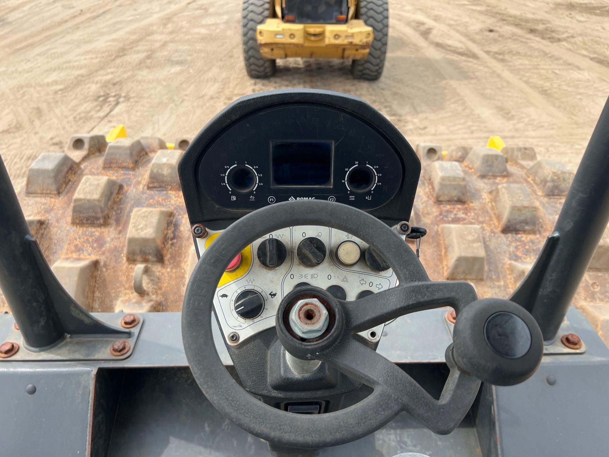 2020 BOMAG BW211DH-5 DW PAD FOOT ROLLER