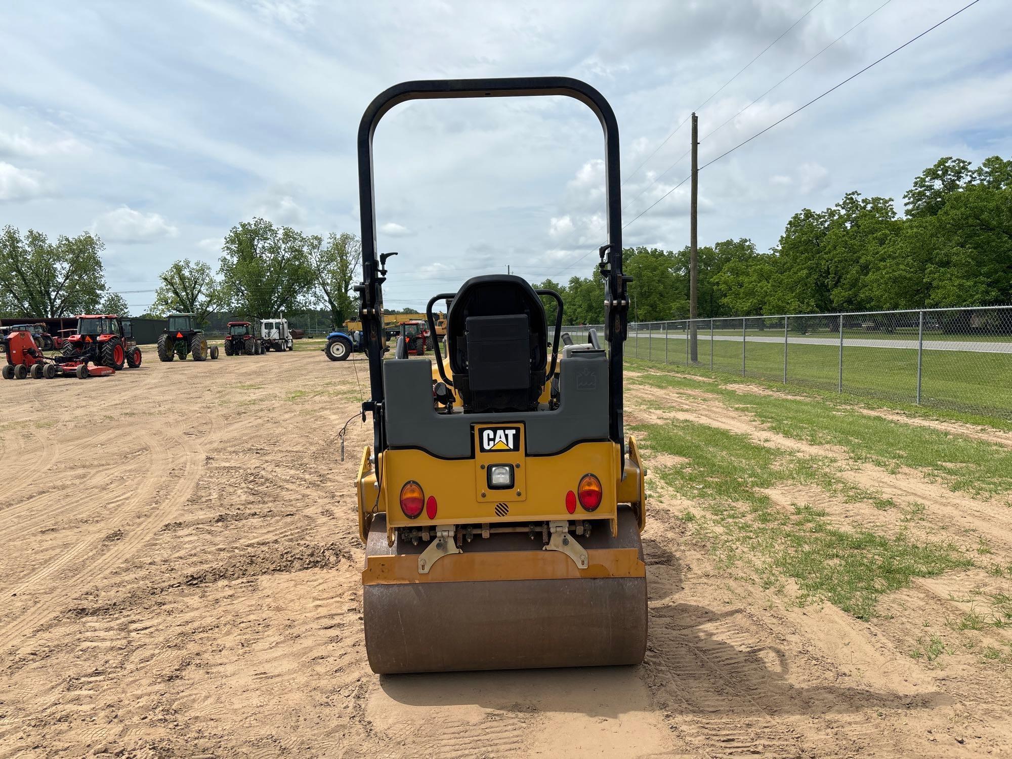 2020 CATERPILLAR CB24B SMOOTH DRUM ROLLER