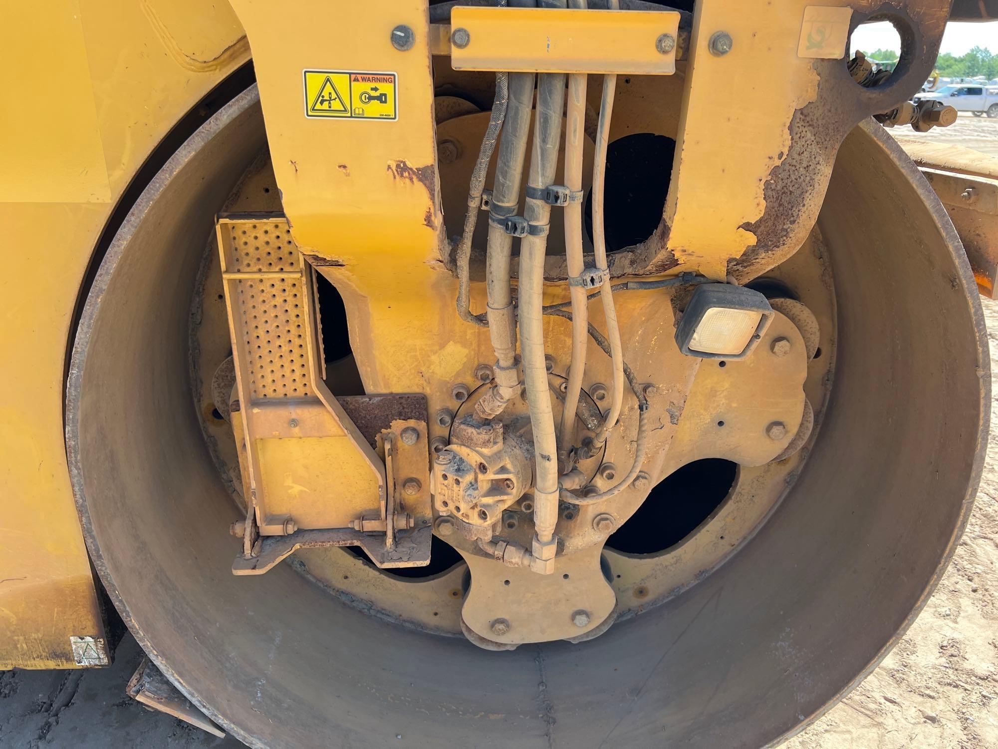 2018 CATERPILLAR CB66B DOUBLE DRUM ROLLER