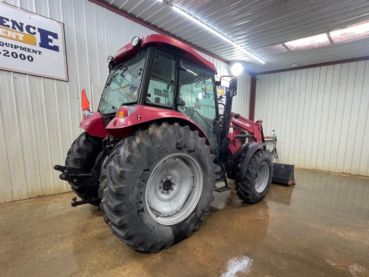 2019 Mahindra 105P Tractor with Cab and Loader