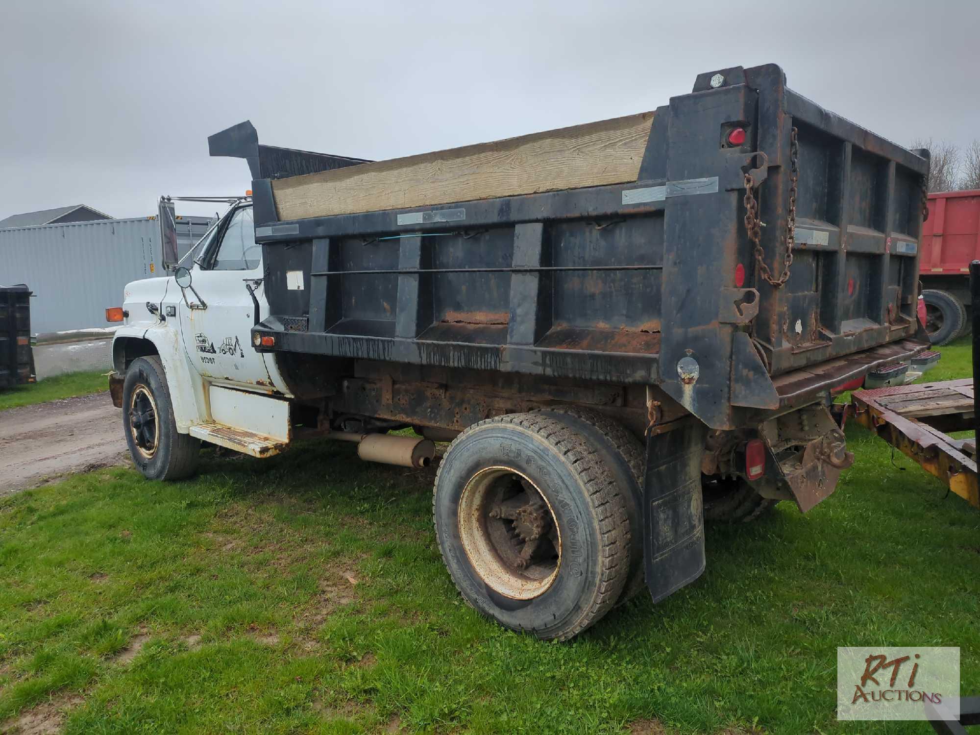 1986 Chevy Custom Deluxe truck, 10ft steel dump, dual axles, Chelsea PTO, gas, 136K miles,