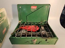 Vintage Coleman Camp Stove 425E499 w/Box