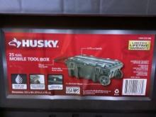 Husky 25gal. Mobile Tool Box*MISSING LATCHS*