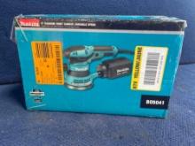 MAKITA 5in Orbit Sander*Complete*