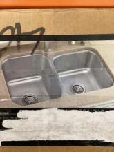 Elkay 32in. double bowl kitchen sink