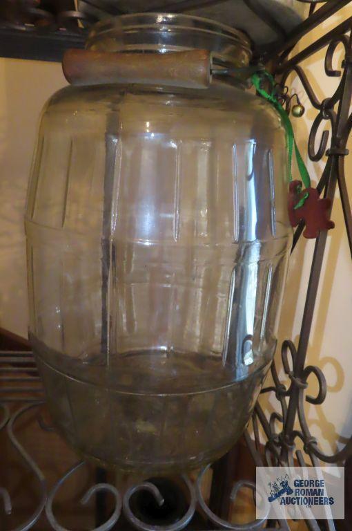 Barrel shaped glass jar