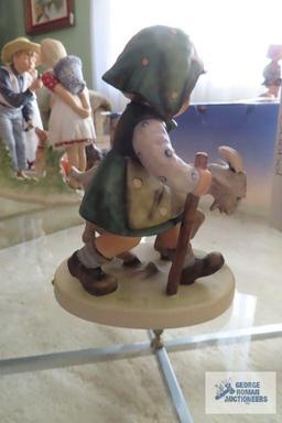 Goebel W. Germany Homeward Bound figurine, number 334, 1975