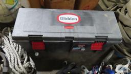 Rubbermaid large tool box