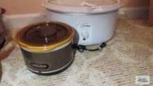 Small and large crock pot