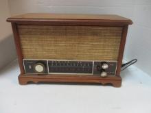 Midcentury Zenith AM/FM Long Distant Tube Radio