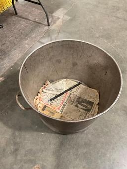 Vintage Large Metal Wash Basin - See pics