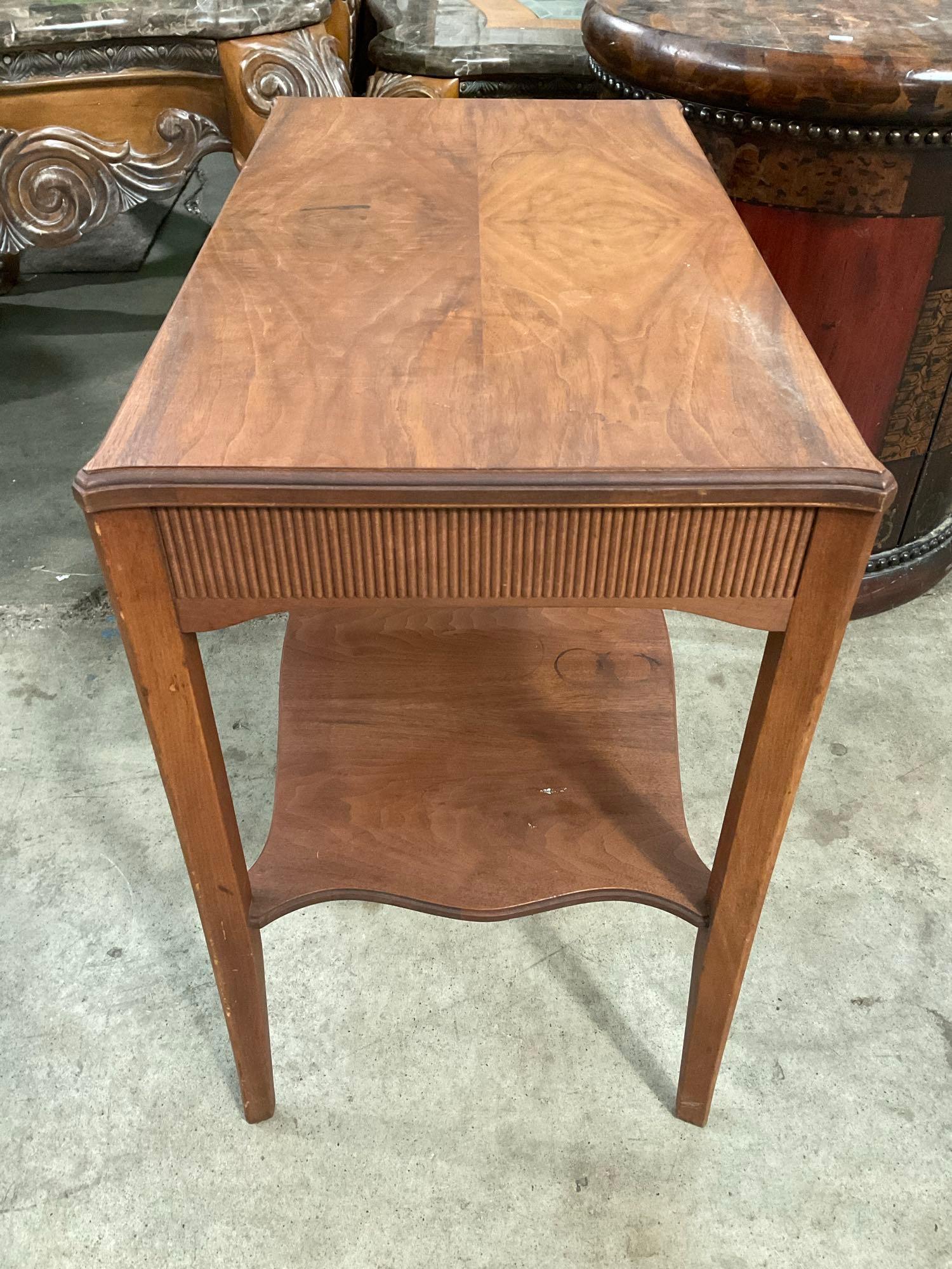 Vintage Deilcraft Fine Furniture Wooden Side Table w/ 2 Tiers, Drawer & Beautiful Grain. See pics.