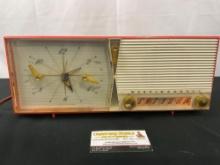 Vintage 1950s Westinghouse Model H-645T6m Coral/White Tube Clock Radio
