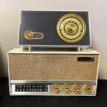 Silvertone 1960-1961 Sears Radio - Model 1028, 14"x4½"x7¾";     RCA Victor