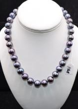 LOVELY PEACOCK COLORED PEARL NECKLACE