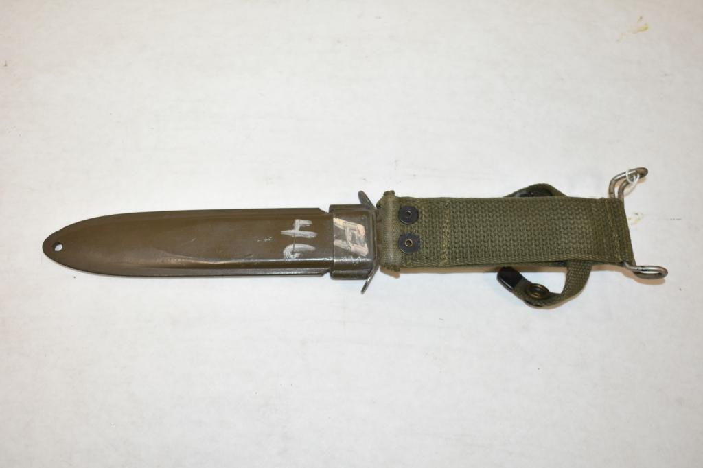 Bayonet & Scabbard M16