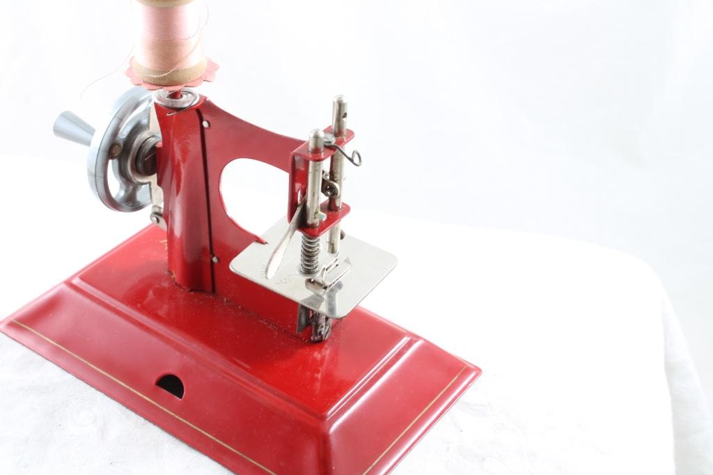 Little Betty Straco Sewing Machine Made in England