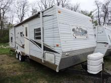 2004 Conquest Travel Trailer / Camper - by Gulf Stream Coach / with 2 Slides