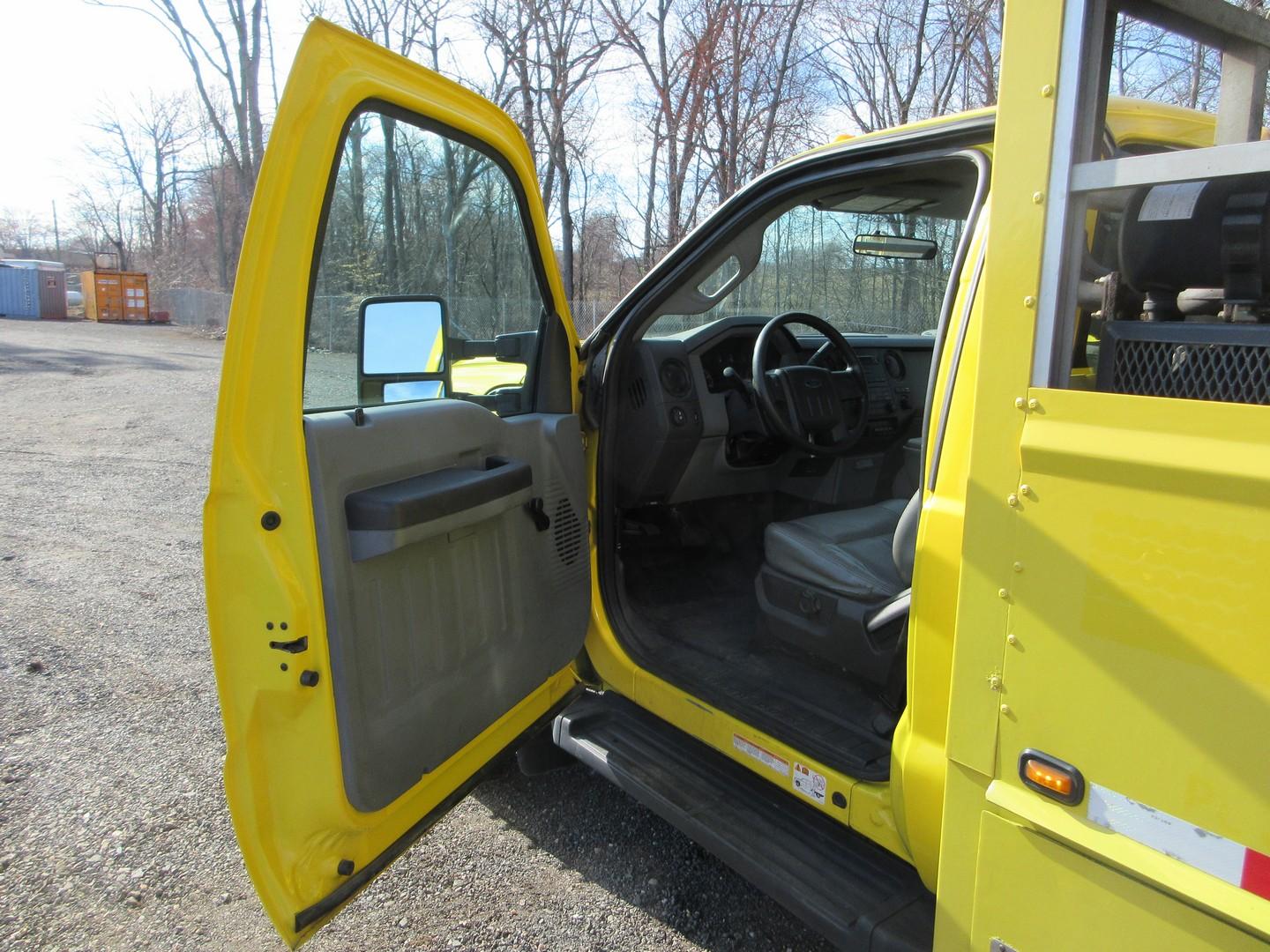 2012 Ford F-450 XL S/A Service Truck