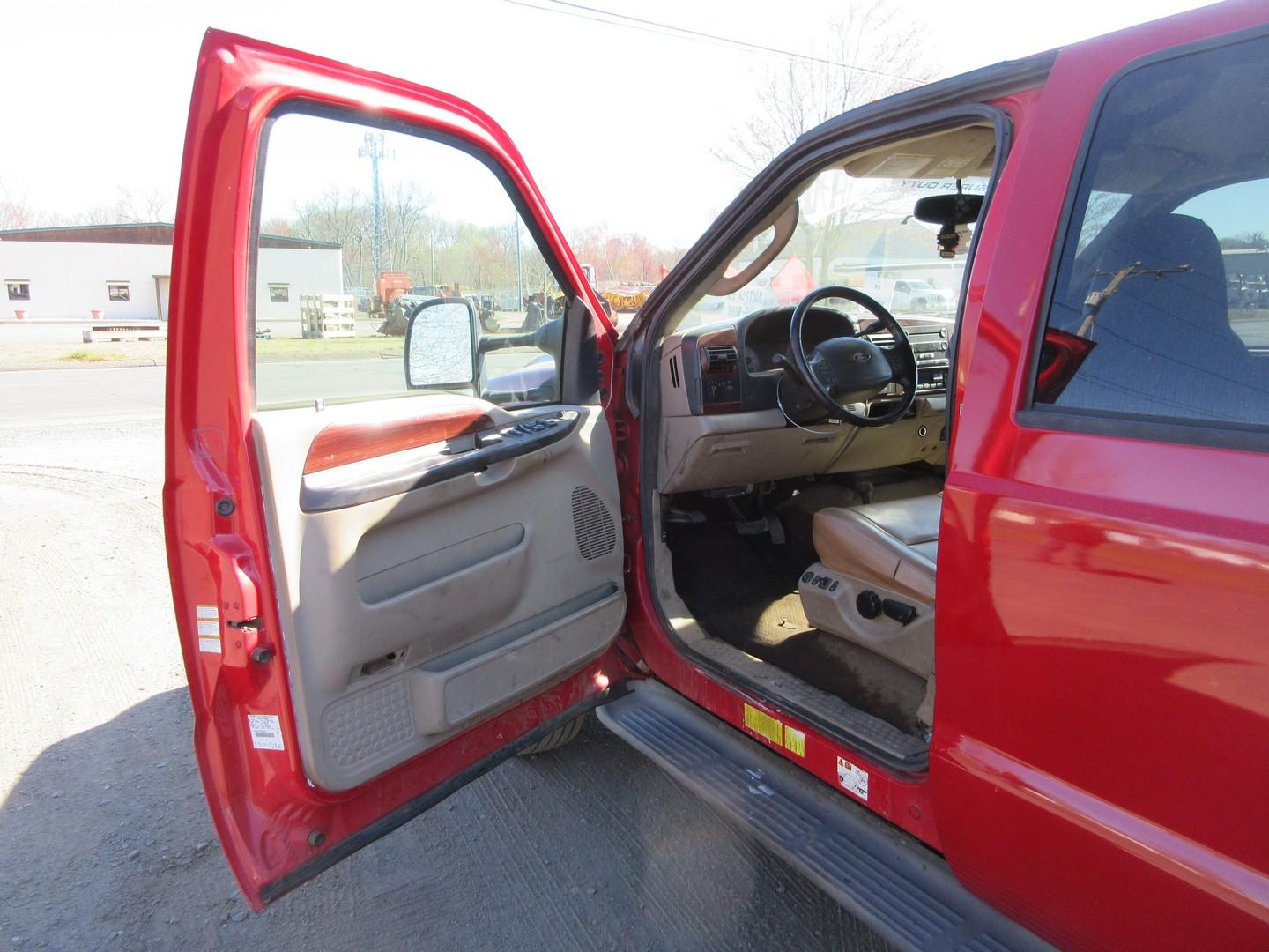 2005 Ford F-550 Lariat S/A Flatbed Truck