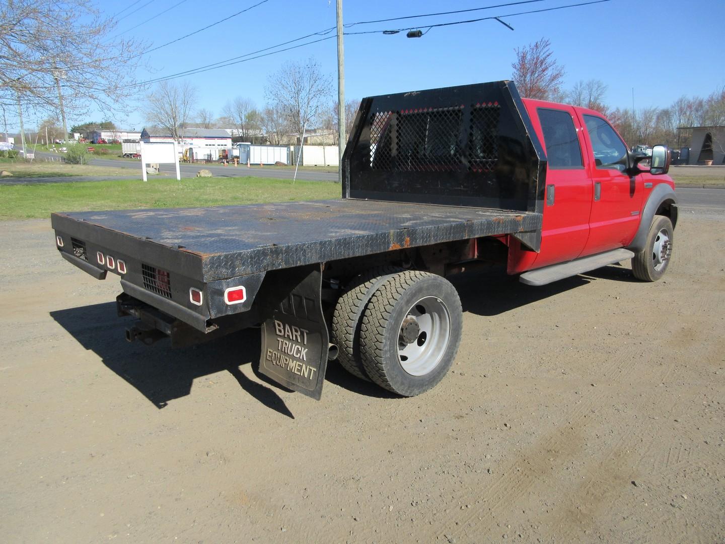 2005 Ford F-550 Lariat S/A Flatbed Truck