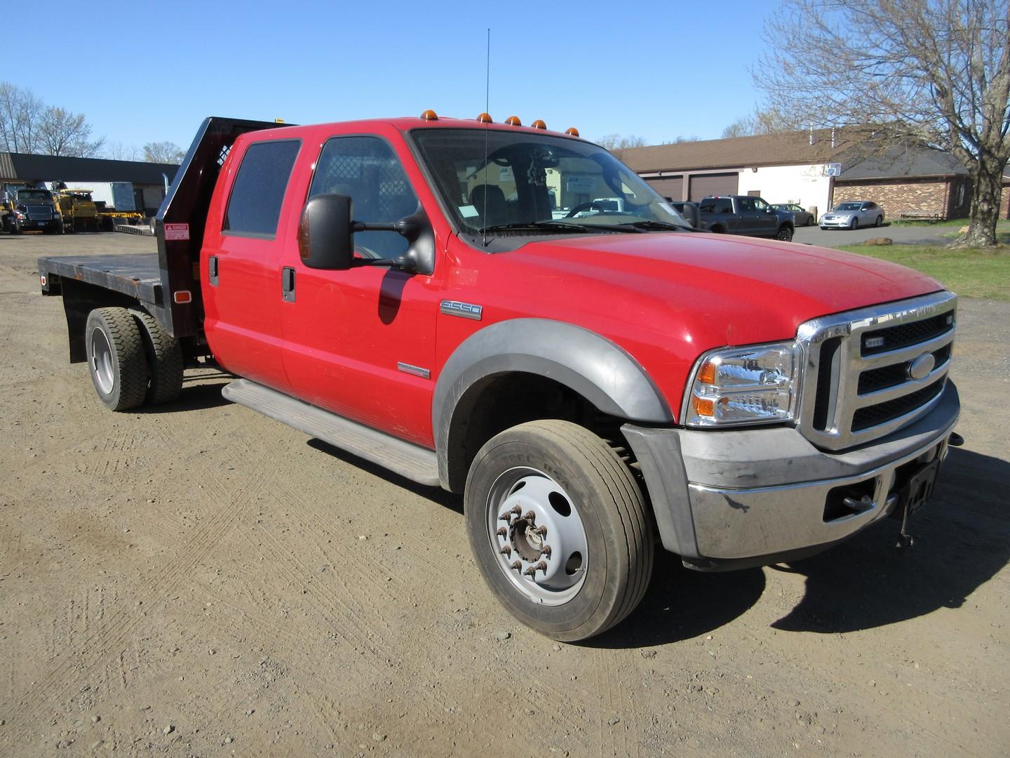 2005 Ford F-550 Lariat S/A Flatbed Truck