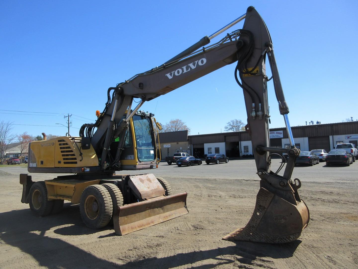 2004 Volvo EW180B Rubber Tire Excavator