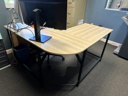 LOT CONSISTING OF L-SHAPED DESK