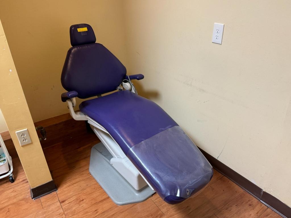 CHILDRENS DENTAL PATIENT CHAIR