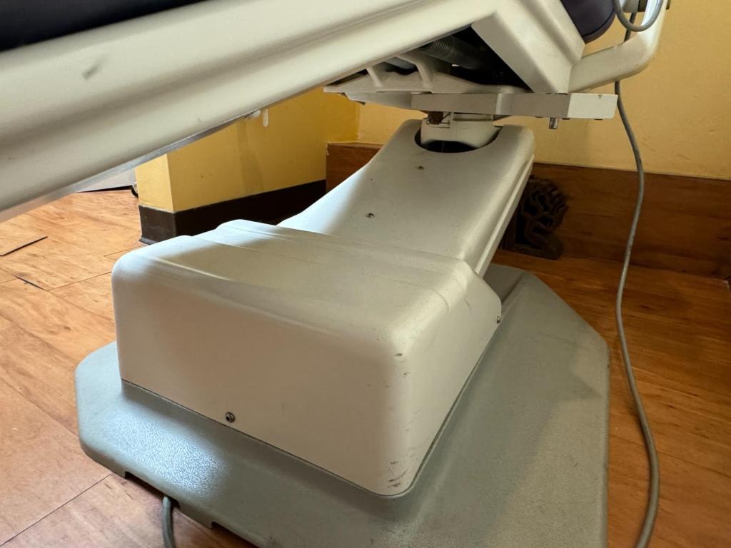 CHILDRENS DENTAL PATIENT CHAIR