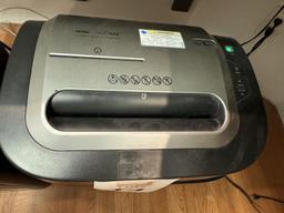 ROYAL CROSSCUT PAPER SHREDDER MODEL: 1620MX