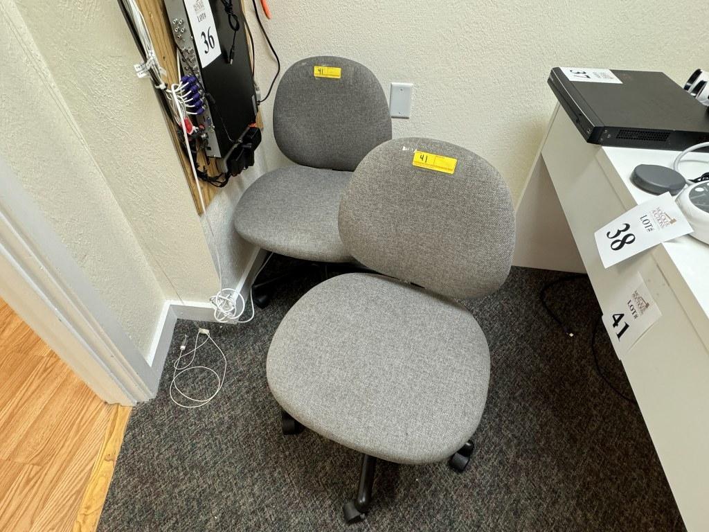 LOT CONSISTING OF OFFICE FURNITURE