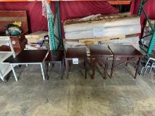 LOT CONSISTING OF ASSORTED SIZE SIDE TABLE