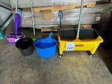 LOT CONSISTING OF ASSORTED JANITORIAL EQUIPMENT