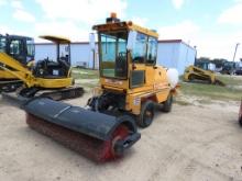 2011 ROSCO CHALLENGER 6 BROOM TRACTOR, sn: 85628, equip