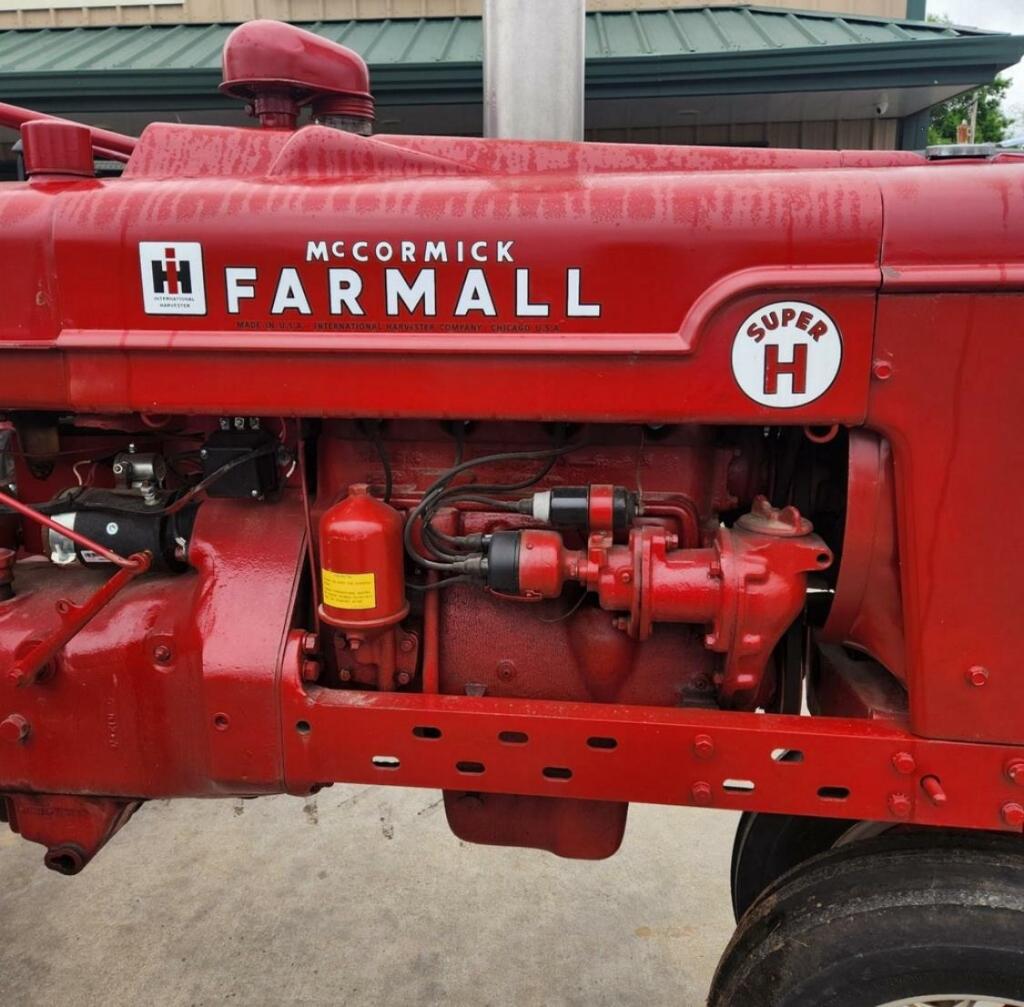 1945 Farmall Super H Tractor
