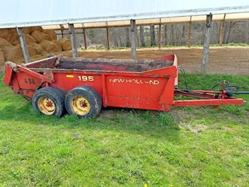 New Holland 195 Manure Spreader