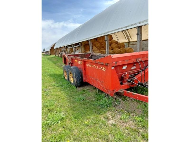 New Holland 195 Manure Spreader