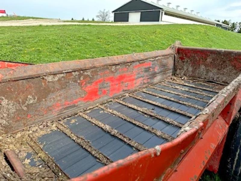 New Holland 195 Manure Spreader