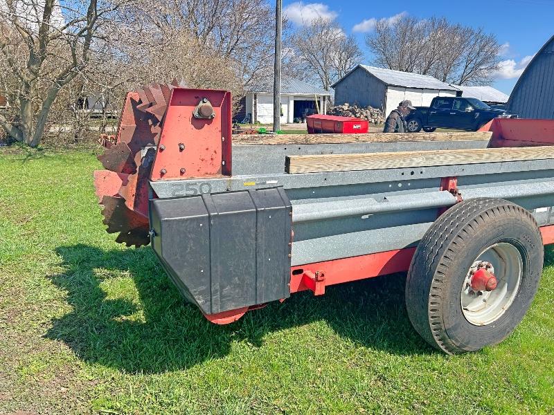 250 Gehl 2 Beater PTO Driven Manure Spreader