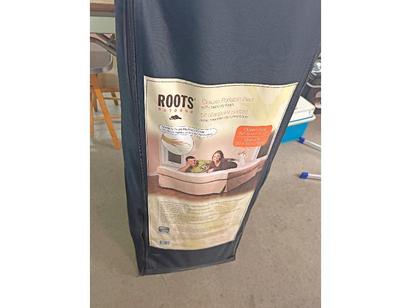 Roots Deluxe Portable Bed