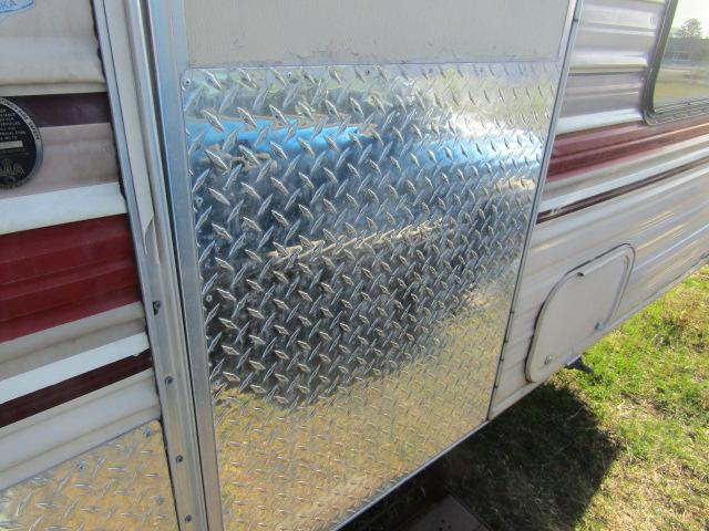 100. 1988 TERRY 26 FT. TRAVEL TRAILER, GAS FURNACE, QUEEN BED, SHOWER, FRON