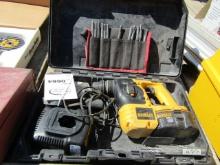 664. DEWALT 18 V CORDLESS HAMMER DRILL, BITS, CHARGER, CASE