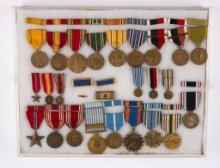 29 Pcs Military Medals & Buttons