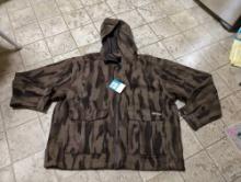 (LR) COLUMBIA CAMO XL GALLATIN PARKA ZIP UP HOODED JACKET. ORIGINAL STORE TAGS, RETAILS FOR $150.