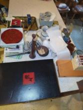 (KIT) LOT OF MISCELLANEOUS ITEMS TO INCLUDE, FLOWER VASE WITH SHUNKEI-NURI LACQUER, COMES IN
