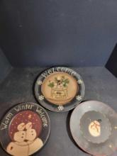 Vintage Christmas plates $5 STS