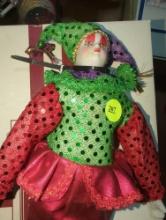 (GAR) MARDI GRAS STYLE CLOWN PORCELAIN DOLL MEASURE APPROXIMATELY 12 INCHES TALL, WHAT YOU SEE IN