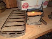 (GAR) LOT OF ASSORTED ITEMS TO INCLUDE, EARLY AMERICAN CAST IRON CORNBREAD CAKE PANS, ANTIQUE SAD