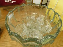 Vintage Punch Bowl with 9 Cups